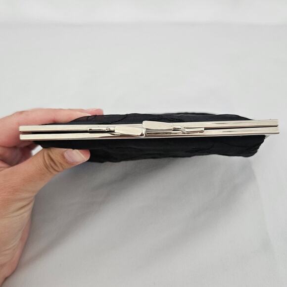 Valerie Stevens Black Floral Embroidered Crossbody Clutch Retro Whimsigoth 90s - Picture 6 of 7